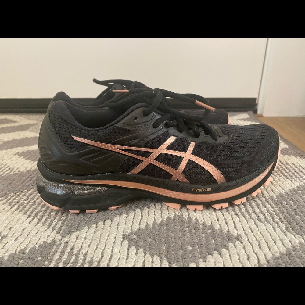 GT-2000 9 ASICS running shoes ✨BRAND NEW✨